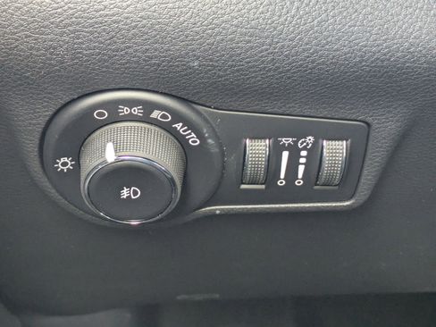 New 2026 Jeep Compass Latitude AWD/4WD image 17