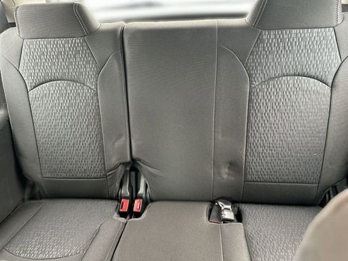 Used 2016 GMC Acadia SLE image 26