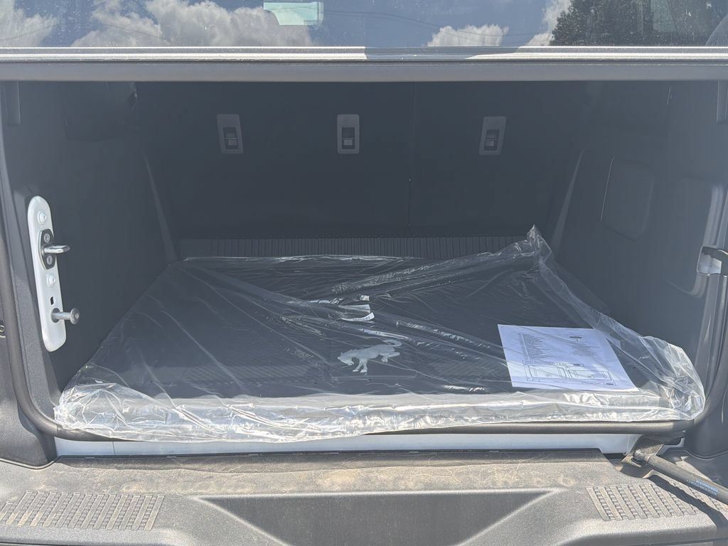 New 2026 Ford Bronco Raptor w/ Interior Carbon Fiber Pack AWD/4WD image 18
