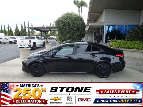 Used 2022 Toyota Corolla LE FWD image 4
