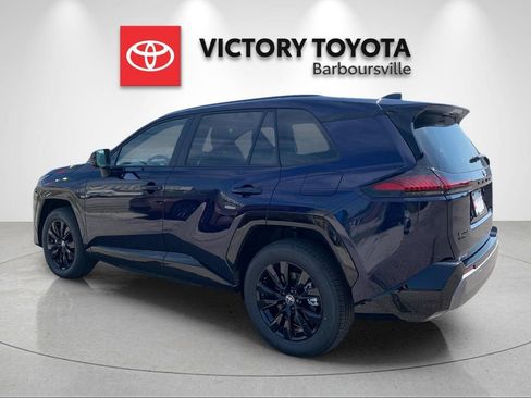 Used 2026 Toyota RAV4 SE w/ Convenience Package AWD/4WD image 3