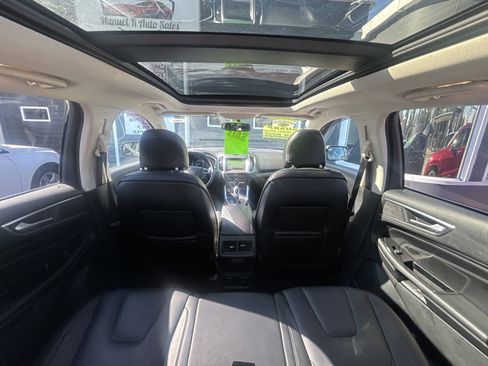 Used 2015 Ford Edge Titanium w/ Equipment Group 301A AWD/4WD image 24