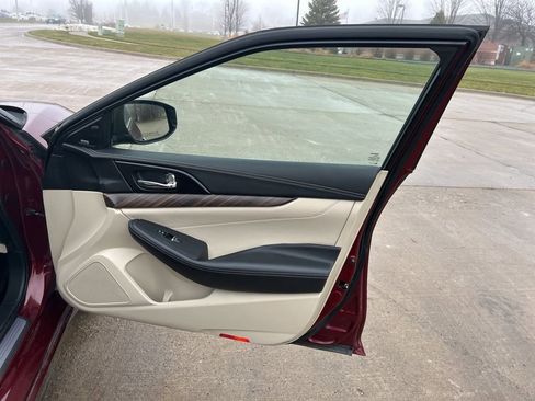 Used 2018 Nissan Maxima Platinum image 22