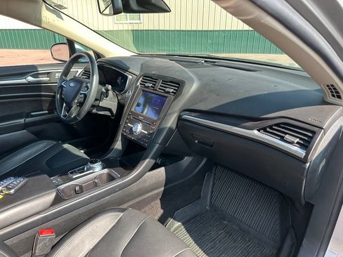 Used 2020 Ford Fusion Energi Titanium FWD image 30
