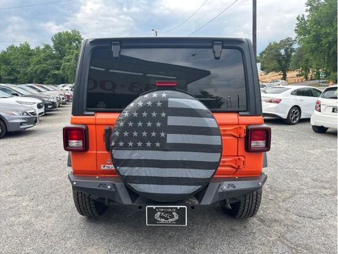 Used 2018 Jeep Wrangler Sport AWD/4WD image 7