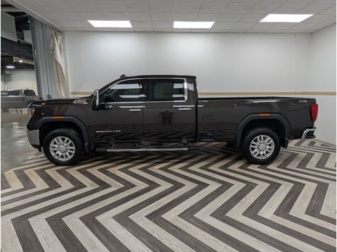 Used 2020 GMC Sierra 2500 SLT w/ SLT Premium Plus Package image 3