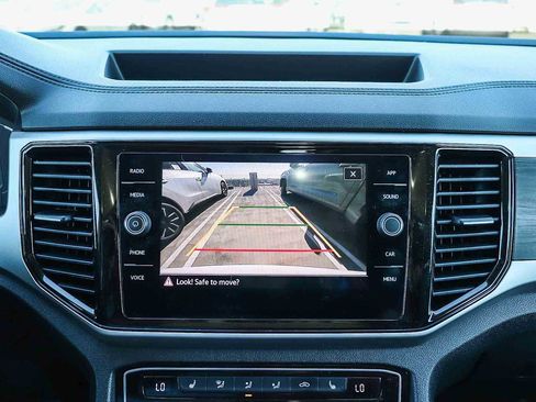 Certified 2022 Volkswagen Atlas SE w/ Panoramic Sunroof Package image 24