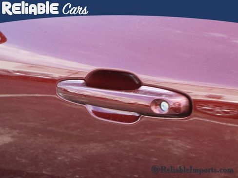 Used 2021 Ford Escape Titanium w/ Class II Trailer Tow Package image 23