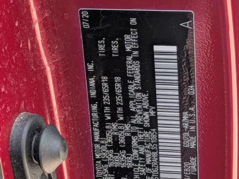 Used 2020 Toyota Highlander XLE FWD image 27