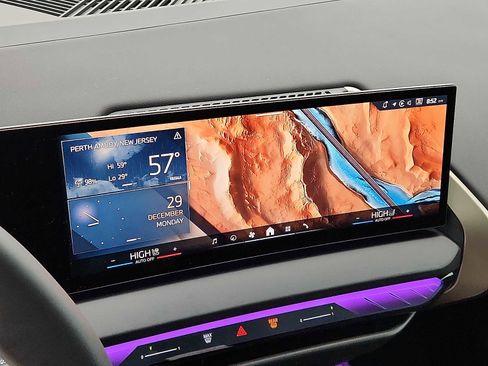 Used 2025 BMW X3 xDrive30i w/ Convenience Package image 15