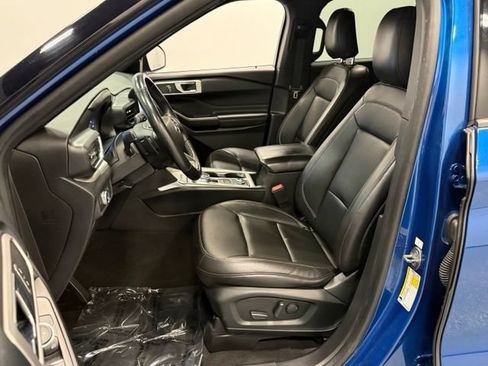 Used 2020 Ford Explorer XLT w/ Equipment Group 202A AWD/4WD image 10