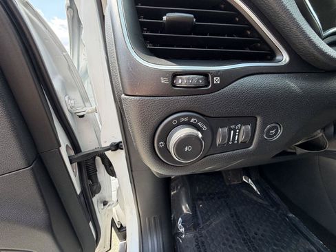Used 2022 Jeep Cherokee Trailhawk w/ Sun, Sound & Nav Group AWD/4WD image 14