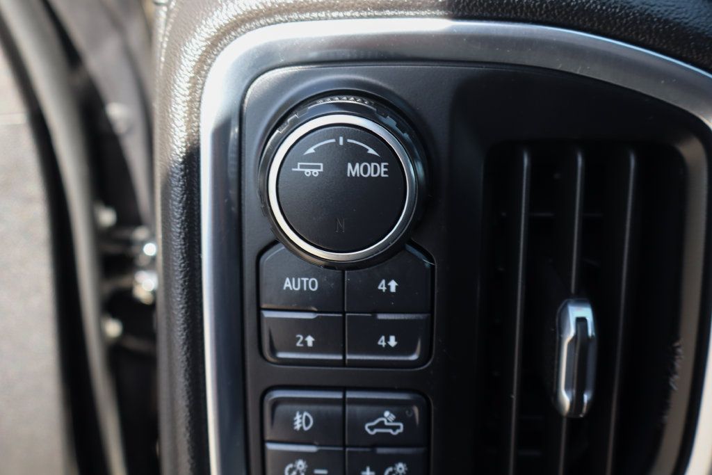 Used 2020 Chevrolet Silverado 1500 LT Trail Boss w/ Midnight Edition AWD/4WD image 24