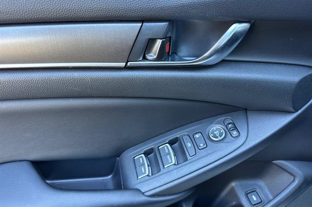 Used 2018 Honda Accord LX image 10
