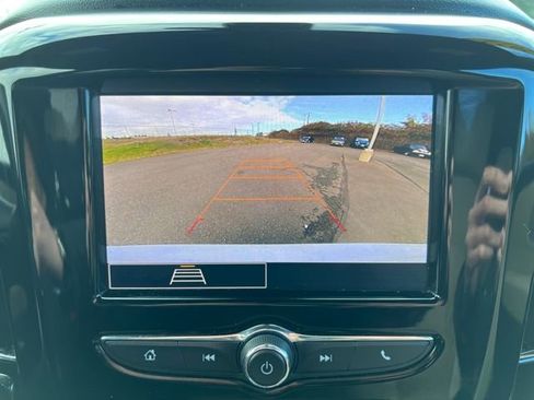 Used 2022 Chevrolet Traverse LS image 25