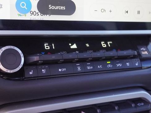 Used 2025 Toyota Tundra Platinum image 26