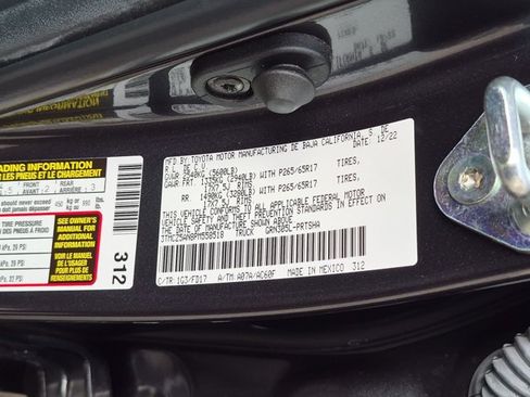 Used 2023 Toyota Tacoma TRD Sport w/ Black Out Package (TMS) AWD/4WD image 24