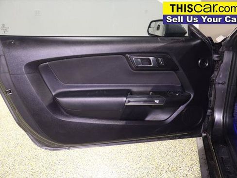 Used 2018 Ford Mustang Coupe RWD image 26