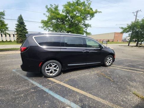 Certified 2019 Chrysler Pacifica Limited w/ Advanced Safetytec Group FWD image 11