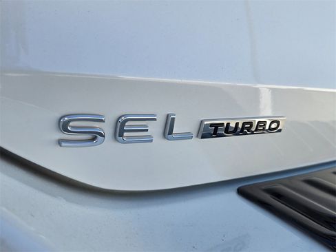 New 2026 Volkswagen Tiguan SEL R-Line image 5