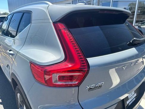 Used 2025 Volvo XC40 B5 Plus AWD/4WD image 10