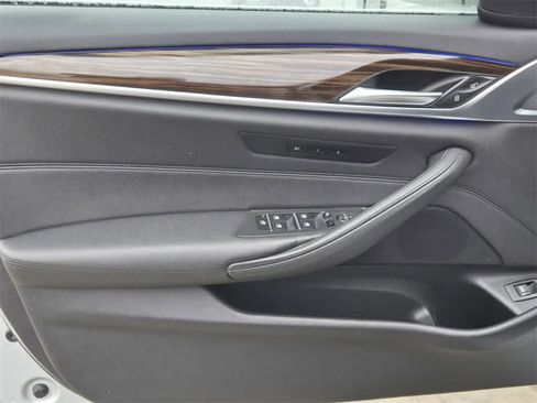 Used 2019 BMW 530i w/ Convenience Package image 17