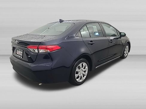 Used 2025 Toyota Corolla LE FWD image 5