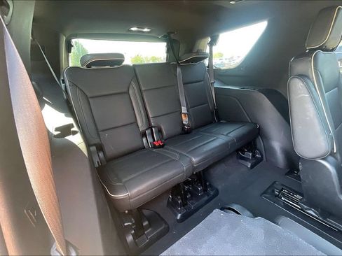 Used 2021 GMC Yukon SLT w/ SLT Luxury Package AWD/4WD image 28