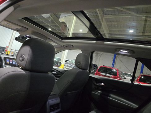 Used 2018 Chevrolet Equinox LT w/ Sun & Infotainment Package image 28