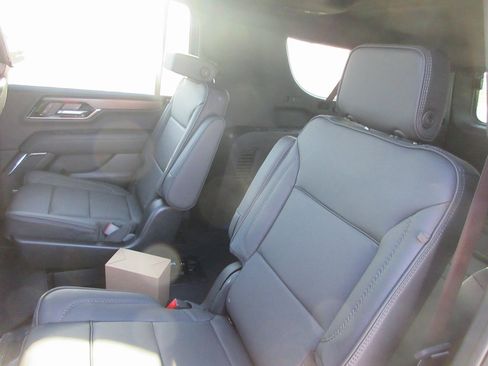 New 2026 GMC Yukon XL Denali w/ Denali Reserve Package image 14