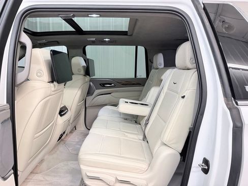 Used 2023 Cadillac Escalade ESV Premium Luxury Platinum w/ LPO, Radiant Package AWD/4WD image 40