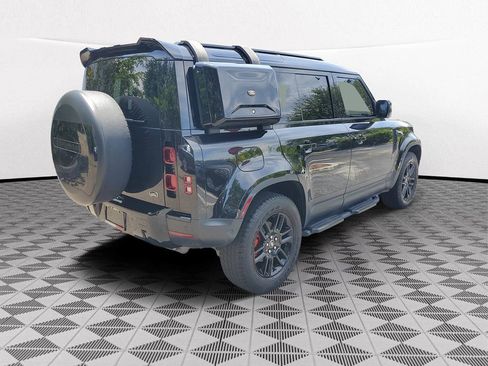 Used 2022 Land Rover Defender 110 S AWD/4WD image 6