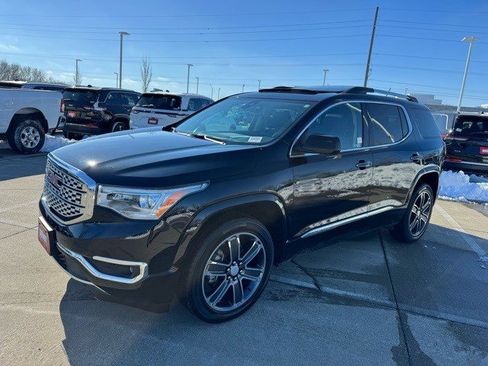 Used 2017 GMC Acadia Denali w/ Technology Package image 3