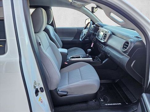 Used 2018 Toyota Tacoma SR5 image 22