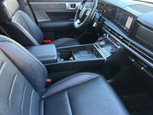 Used 2025 Hyundai Santa Fe Limited image 18