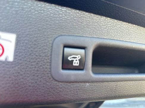 Used 2025 Toyota Sienna XLE Woodland Edition AWD/4WD image 18
