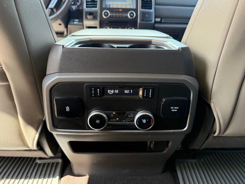 Used 2018 Ford Expedition XLT w/ Equipment Group 202A RWD image 23