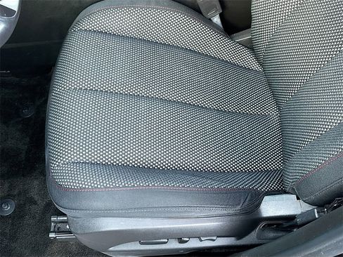 Used 2016 Chevrolet Equinox LT w/ Convenience Package image 16