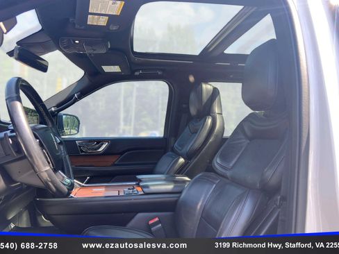 Used 2019 Lincoln Navigator Reserve AWD/4WD image 13