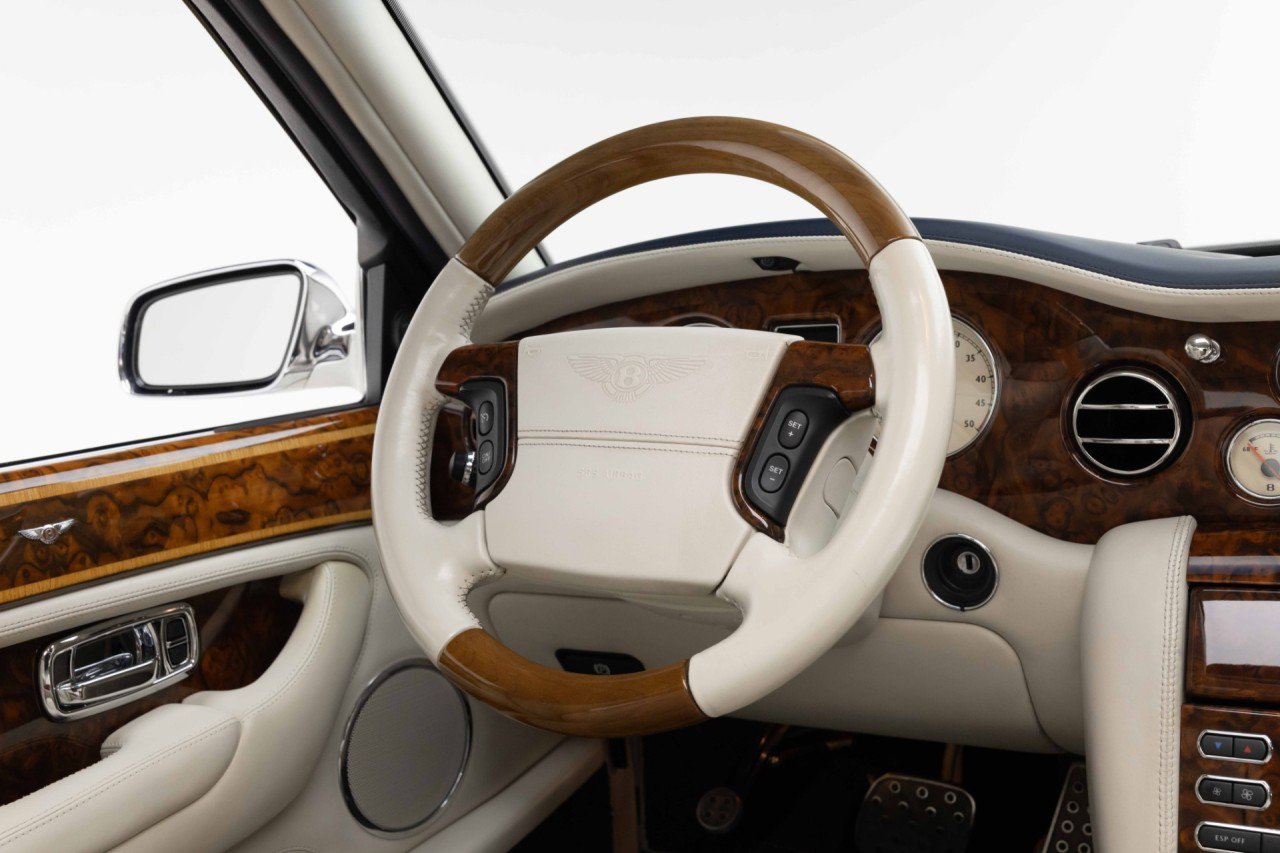 Used 2008 Bentley Arnage R RWD image 10