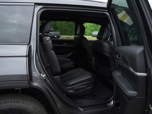 New 2026 Jeep Grand Cherokee L Limited w/ Limited Altitude Package AWD/4WD image 21