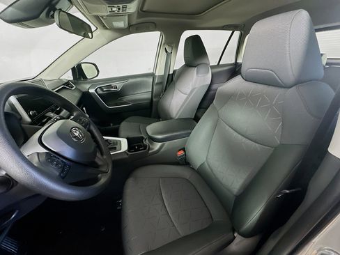 Used 2025 Toyota RAV4 XLE w/ Convenience Package image 13