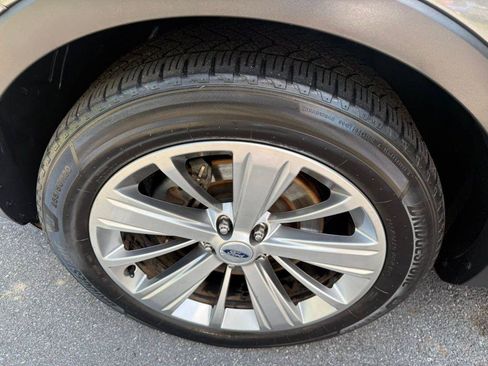 Used 2018 Ford Explorer Limited FWD image 39