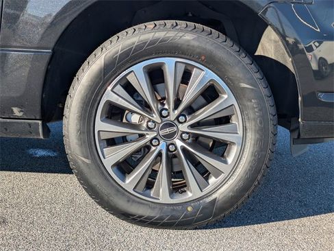 Used 2015 Lincoln Navigator 2WD image 12