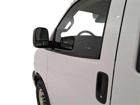 Used 2022 Chevrolet Express 3500 LT w/ LT Preferred Equipment Group image 10