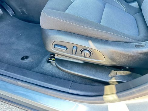 Used 2025 Chevrolet Blazer LT image 23