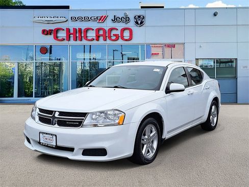 Used 2012 Dodge Avenger SXT image 2
