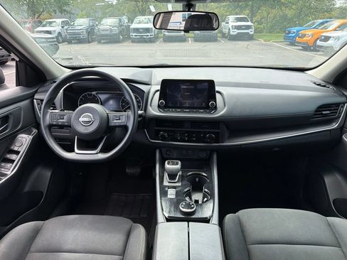 Used 2024 Nissan Rogue S AWD/4WD image 7