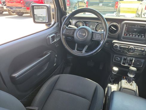 Used 2021 Jeep Wrangler Unlimited Sport AWD/4WD image 16