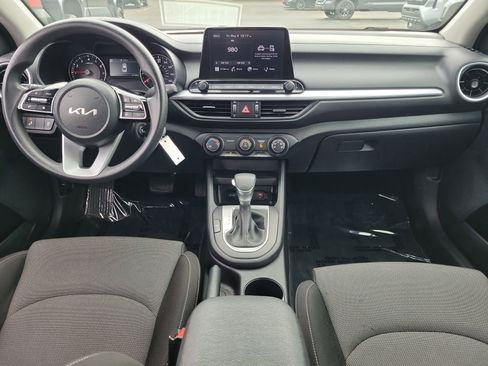 Used 2024 Kia Forte LXS w/ LXS Technology Package FWD image 9